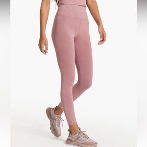 NWOT Vuori washed studio legging